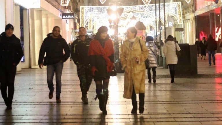 Korona virus: Pad broja zaraženih u Srbiji, SZO odobrila Fajzer vakcinu za hitnu upotrebu