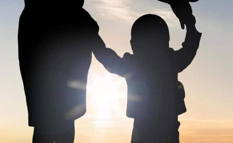 Roditelji i posao: Šta je „tajno roditeljstvo“ i zašto neke majke ne pričaju o deci na poslu