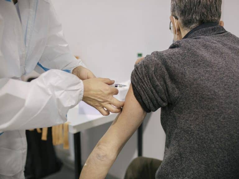 Dr Zdravković: Umiru nam i mladi, a bilo je vremena za vakcinu, plaćamo grešku