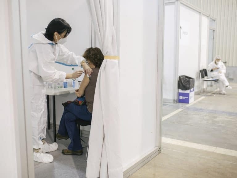 Korona virus: U Srbiji preminulo još 15 ljudi, bez dokaza da je Kovid potekao iz laboratorije, tvrdi SZO