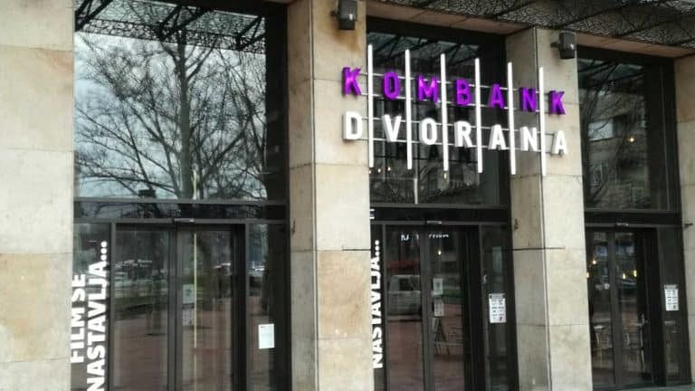 Korona virus i koncerti u Beogradu: Nastup Crvene jabuke izazvao polemike, kazne organizatorima