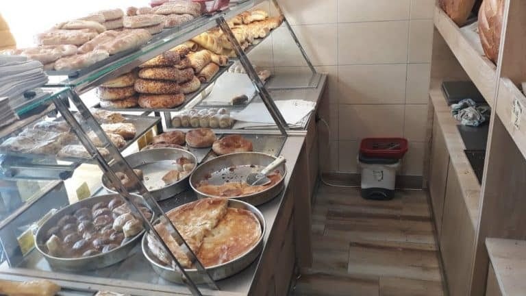 Korona virus, siromaštvo i solidarnost: Pekari koji širom Srbije dele besplatan hleb i peciva