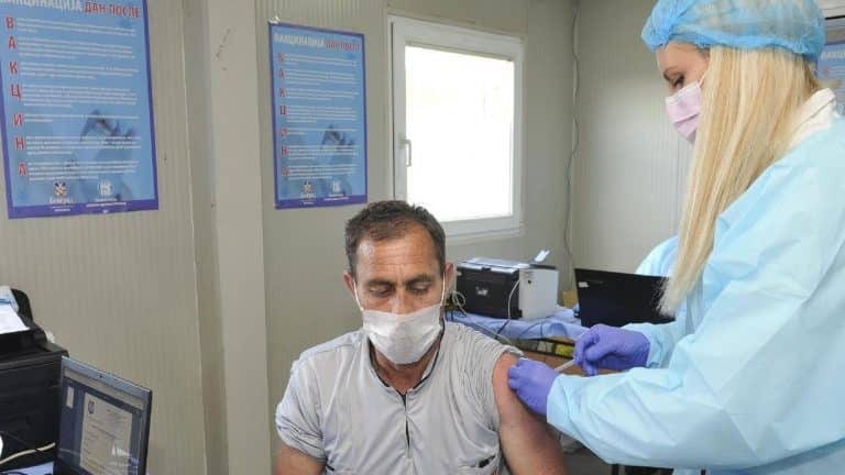 Korona virus: U Srbiji preminulo još 39 ljudi, evropske države ograničavaju upotrebu Astrazeneke