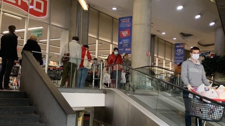 Korona virus: U Srbiji preminulo 38 ljudi, kineski zvaničnik predložio kombinovanje različitih vakcina