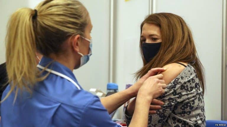 Korona virus: U Srbiji manje od dve hiljade zaraženih, polovina Britanaca dobila prvu dozu vakcine