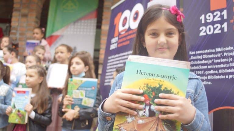 Pobednicima za kazivanje stihova dodeljenje nagrade (video)