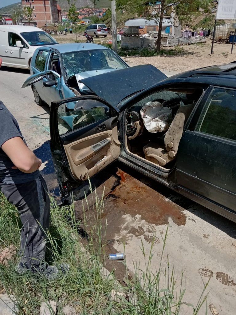 Povređeno 11 osoba u saobraćajnoj nesreći od kojih je petoro dece (video)