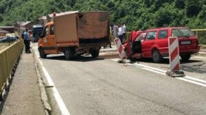 Dve osobe povređene u udesu kod Kruševačkog mosta