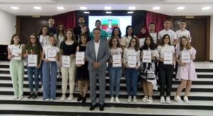 Priznanja i novčane nagrade đacima generacije