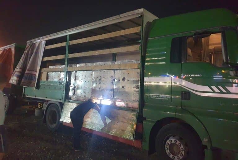 Kamiondžija švercovao dve tone duvana za nargile