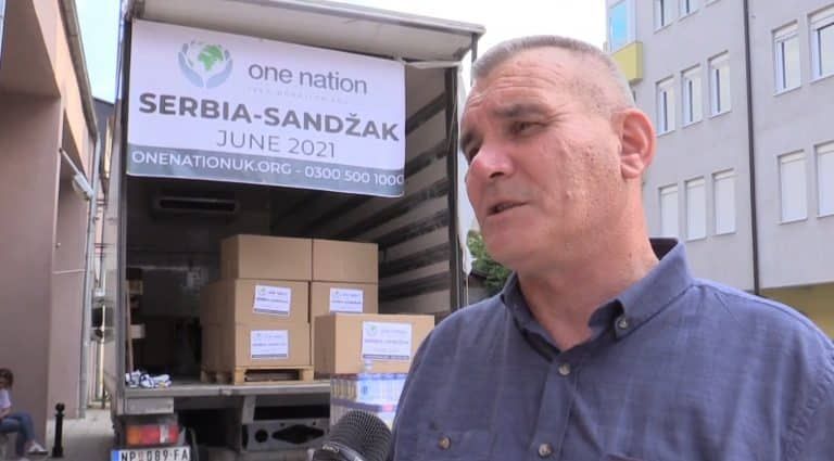 MHD “Merhamet Sandžaka” i HO “One nation” podelili  paketa za siromašne porodice (video)