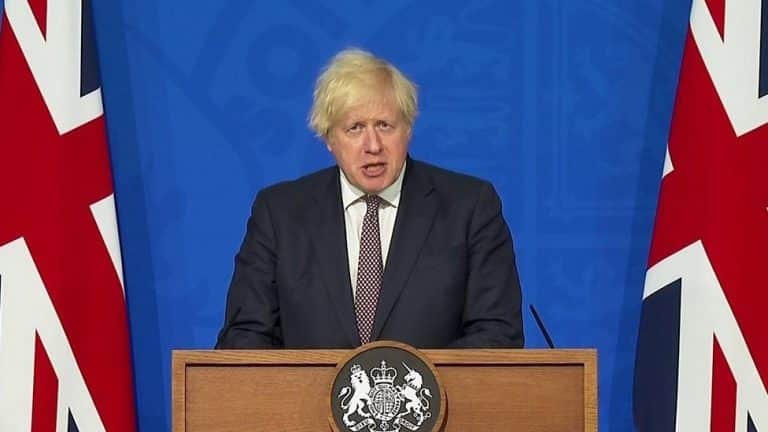 Korona virus: U Srbiji preminuo još jedan pacijent, Džonson poručio – ukidamo većinu mera u Engleskoj