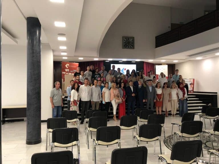 NZS: Dodela ugovora mladima za programe stručne prakse (VIDEO)