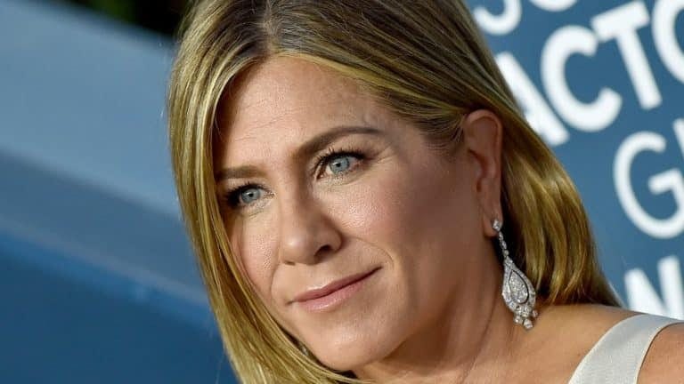 Korona virus i Dženifer Aniston: Poznata glumica objasnila zašto je raskrstila sa nevakcinisanim prijateljima
