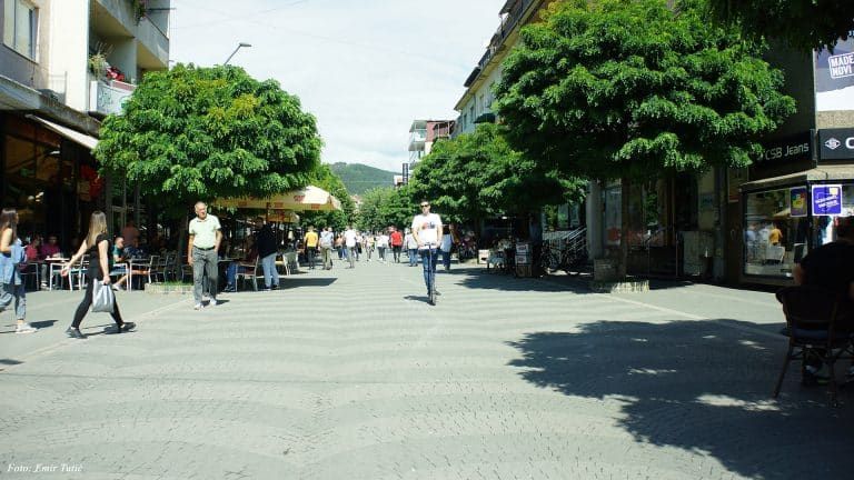 Da li penzionerima u Novom Pazaru znači pomoć od 50 evra? (video)