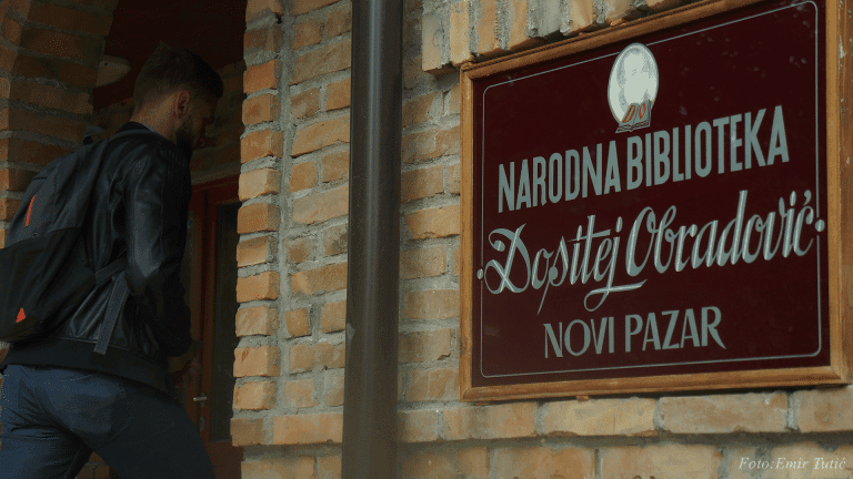 Biblioteka „Dositej Obradović“ u Novom Pazaru dobila oko 2000 novih knjiga (video9