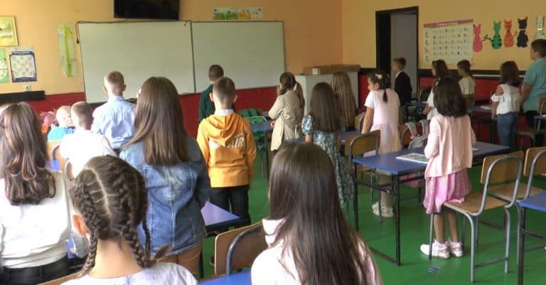 Brojne reakcije u Sandžaku na intoniranje himne u školama (video)