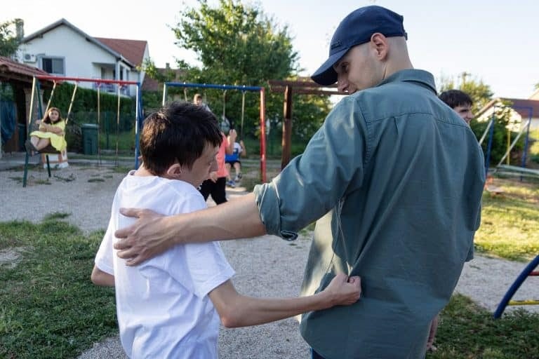 Deca sa posebnim potrebama i škola u doba korona virusa: „Uče kroz pokret i dodir – to im treba omogućiti”