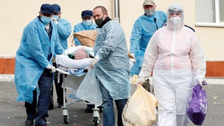 Korona virus: Kovid propusnice u Srbiji možda za duži period i za druge objekte, bolnice u Bugarskoj i Rumuniji preopterećene, u Ukrajini velika smrtnost