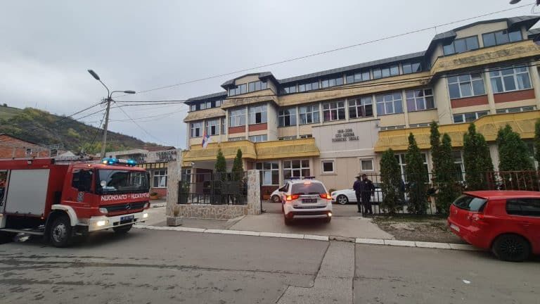 Požar u Tehničkoj školi u Novom Pazaru (video)