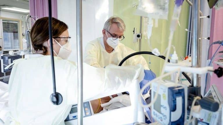 Korona virus: Još 67 preminulih u Srbiji, ali manje novozaraženih, u Austriji uvode karantin za one koji nisu primili vakcinu