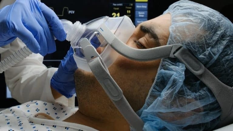 Korona virus: U Srbiji od petka izdavanje kovid sertifikata za EU, predsednik Hrvatske protiv kovid propusnica