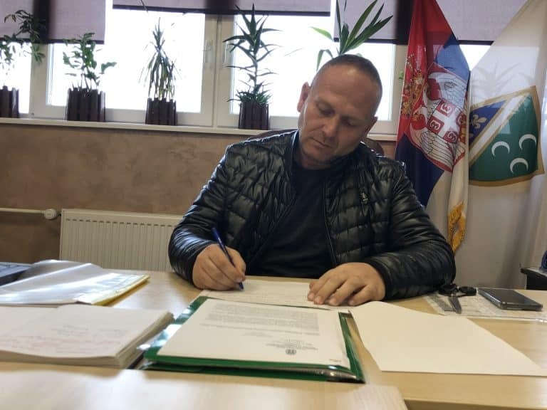 Đaci od ponedeljka u školske klupe (video)