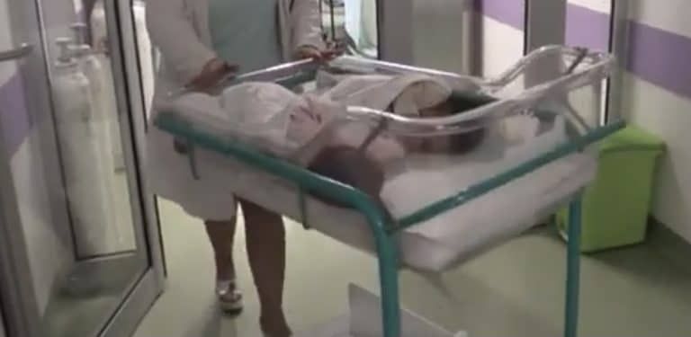 Vučić: Od 1. januara 300.000 dinara od države za svako prvorođeno dete