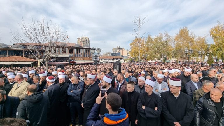 Poslednji ispraćaj Muamera Zukorlića (video)