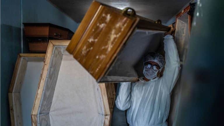 Korona virus i statistika: U Srbiji za deset meseci preminulo 21.000 ljudi više u isto vreme nego prošle godine – šta to znači