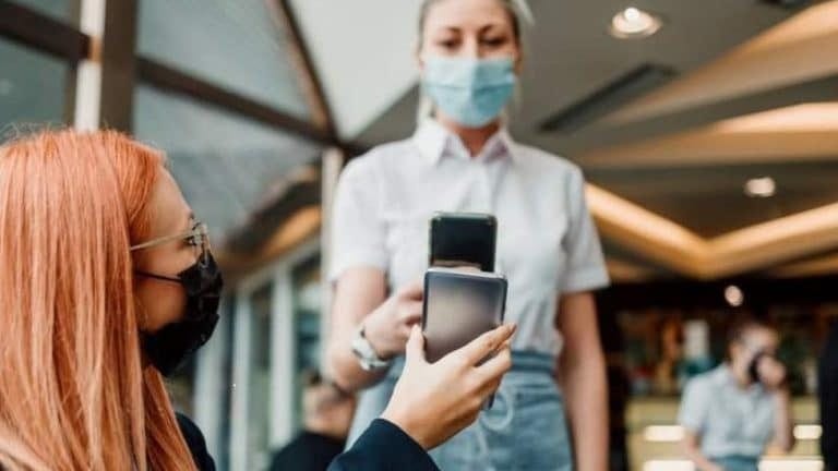 Korona virus: Bolja epidemijska situacija u Srbiji, bolnice se vraćaju u redovan rad, u Njujorku obavezna vakcinacija za zaposlene u privatnim kompanijama