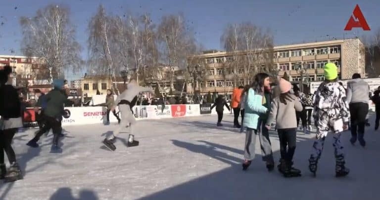 Počele zimske čarolije na ledu (video)