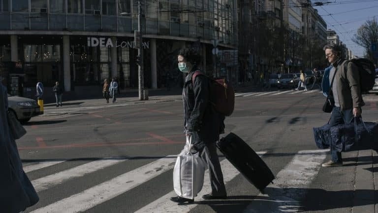 Korona virus: U Srbiji više zaraženih i preminulih, stručnjaci upozoravaju na rizik tokom praznika, u Nemačkoj predložili ublažavanje mera