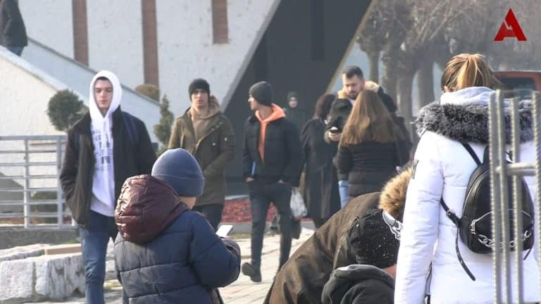 Da li mladi u Novom Pazaru mogu da žive samostalno bez pomoći roditelja? (video)