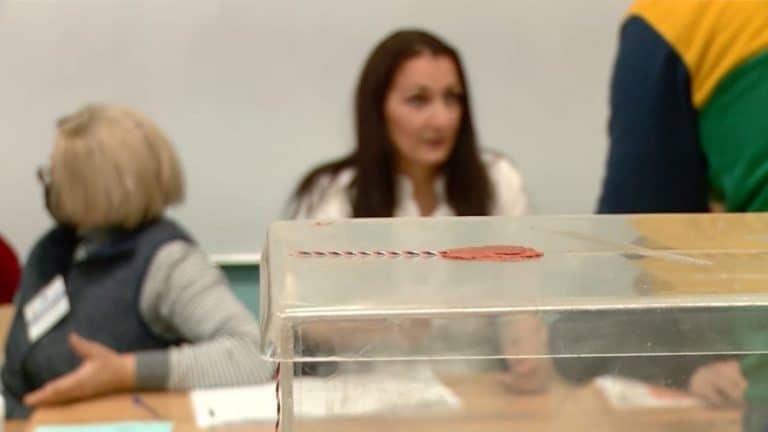 Glasanje Srba sa Kosova u gradovima u centralnoj Srbiji