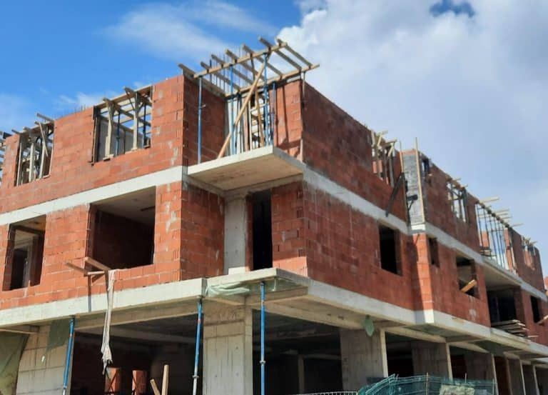 Sve više stranih radnika u Srbiji – za koje poslove nema dovoljno kadrova i zbog čega