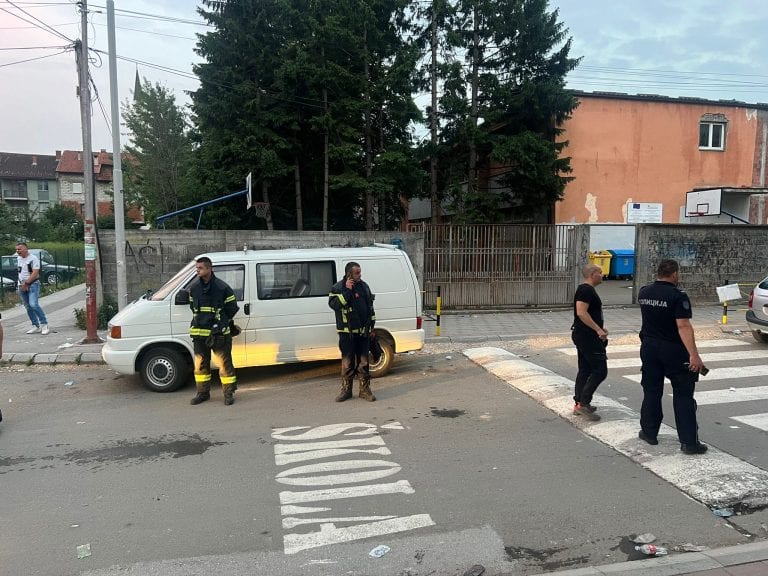 Dojava o postavljenoj bombi u školi Desanka Maksimović (video)