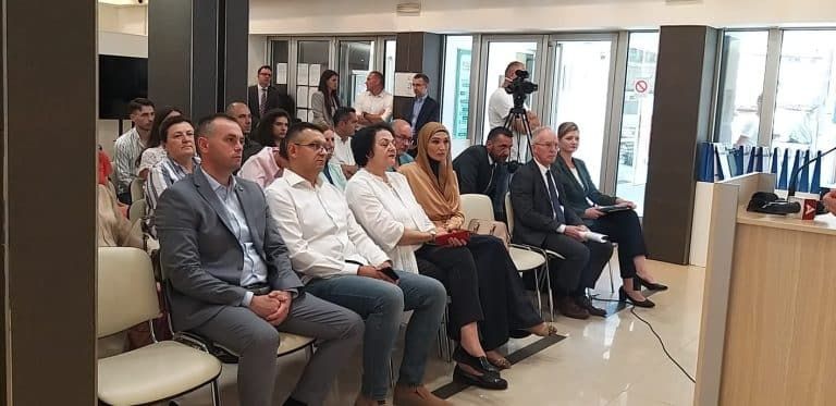 Dodela sertifikata učesnicima OEBS-ovog programa (video)