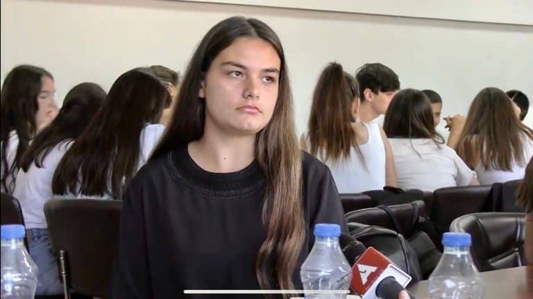 Evo kako se učenici spremaju za malu maturu u Novom Pazaru (video)