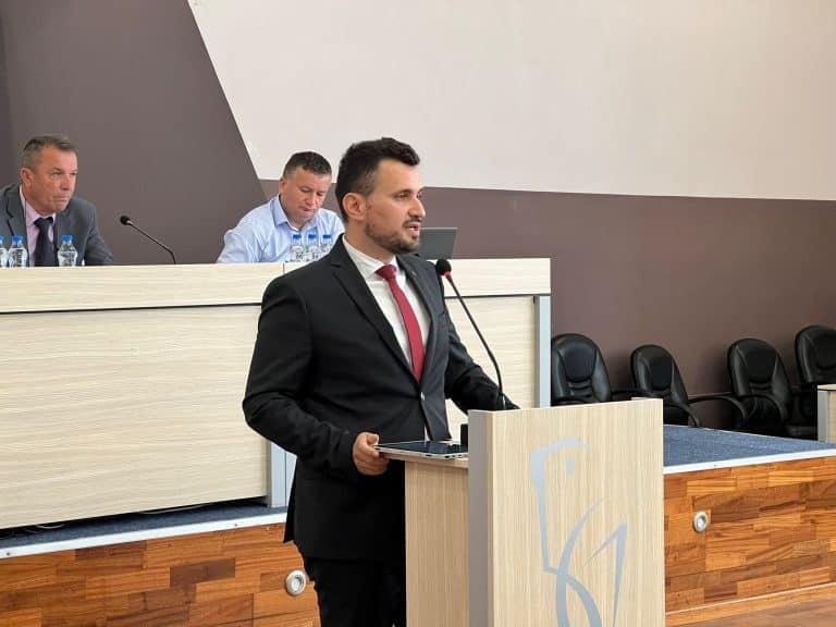 SDA traži smenu Mančića