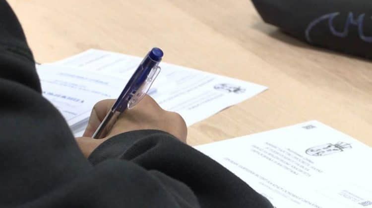 Ružić: Polaganje mature u manjem broju škola, testovi stižu u pratnji policije
