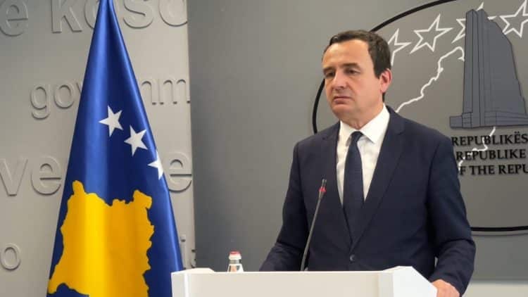 Kurti: Odlaganje odluke pod uslovom da se uklone barikade