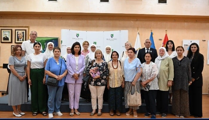 Majke Srebrenice na sastanku sa gradnoinačelnikom Biševcem i u poseti  BNV