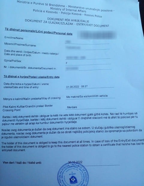 Kosovska policija na Merdaru izdaje propratne papire ljudima sa srpskim ličnim kartama
