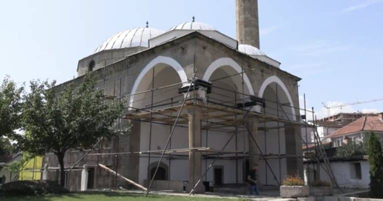U toku restauracija Altun alem džamije (video)