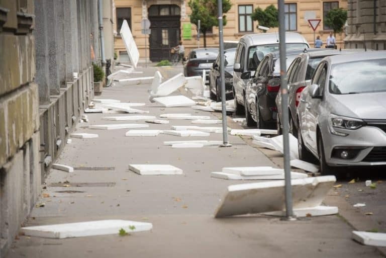 Olujni vetar pogodio Sloveniju, u Ljubljani nosio krovove, čupao drveće