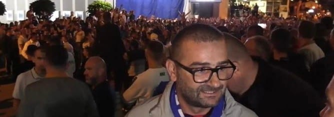 Nekoliko hiljada Novopazaraca dočekalo fudbalere FKNP (Uživo)