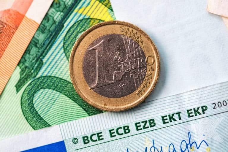 Sutra isplata novčane nadoknade za septembar