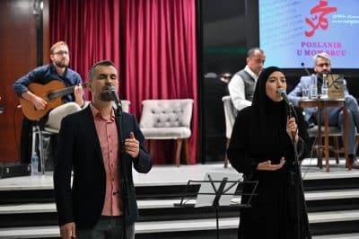 Mladi čuvari kulture i tradicije - izvodjenje ilahija 