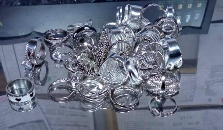 Zaplenjeno više kilograma srebra